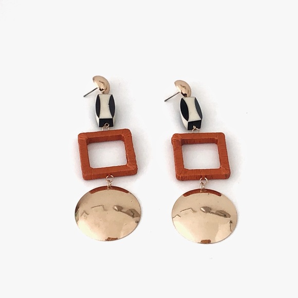 Brand New Earrings - Picture 2 of 4